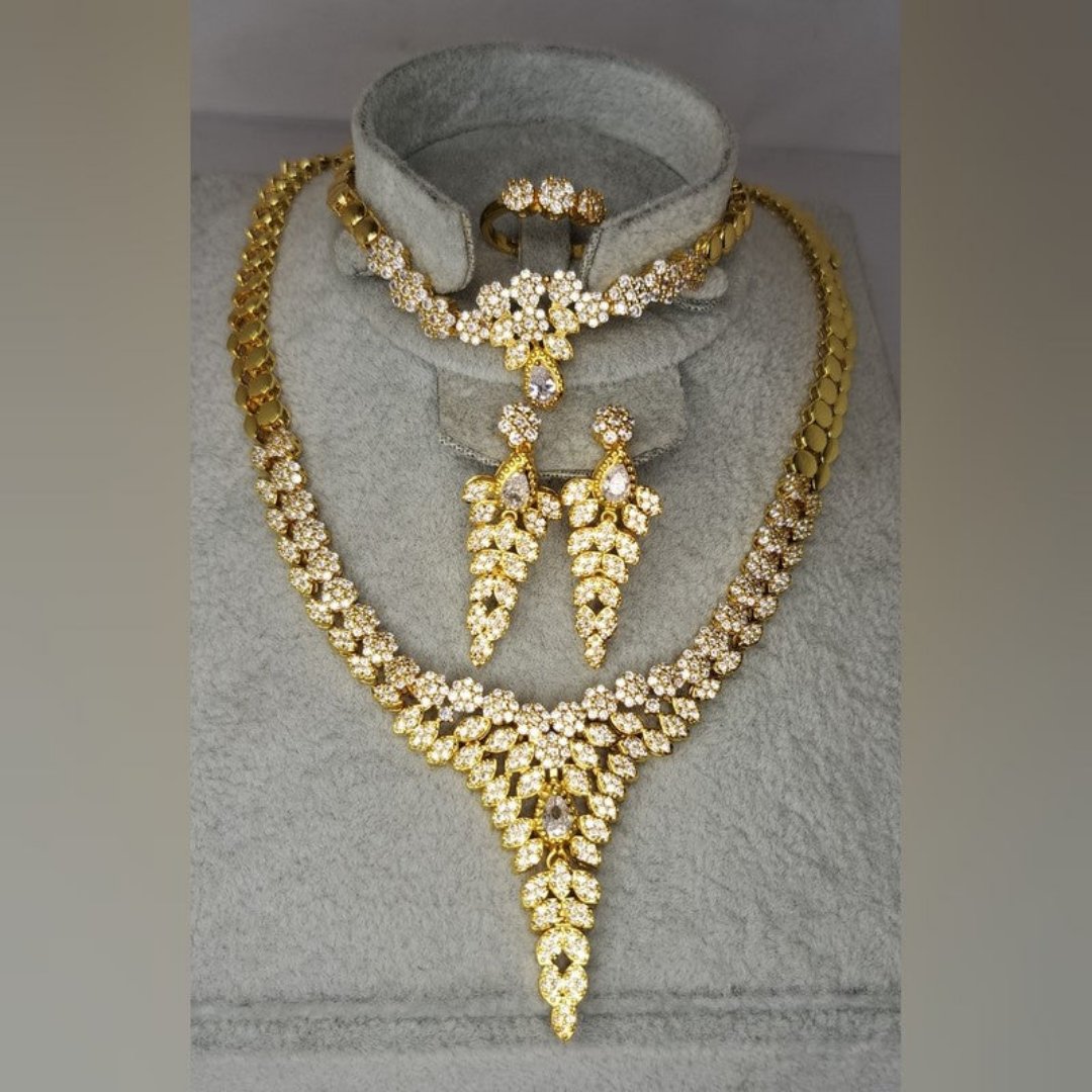 Beautiful Wedding Party Set