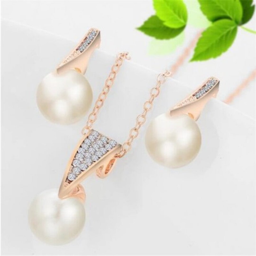 Elegant Crystal Pearl Set