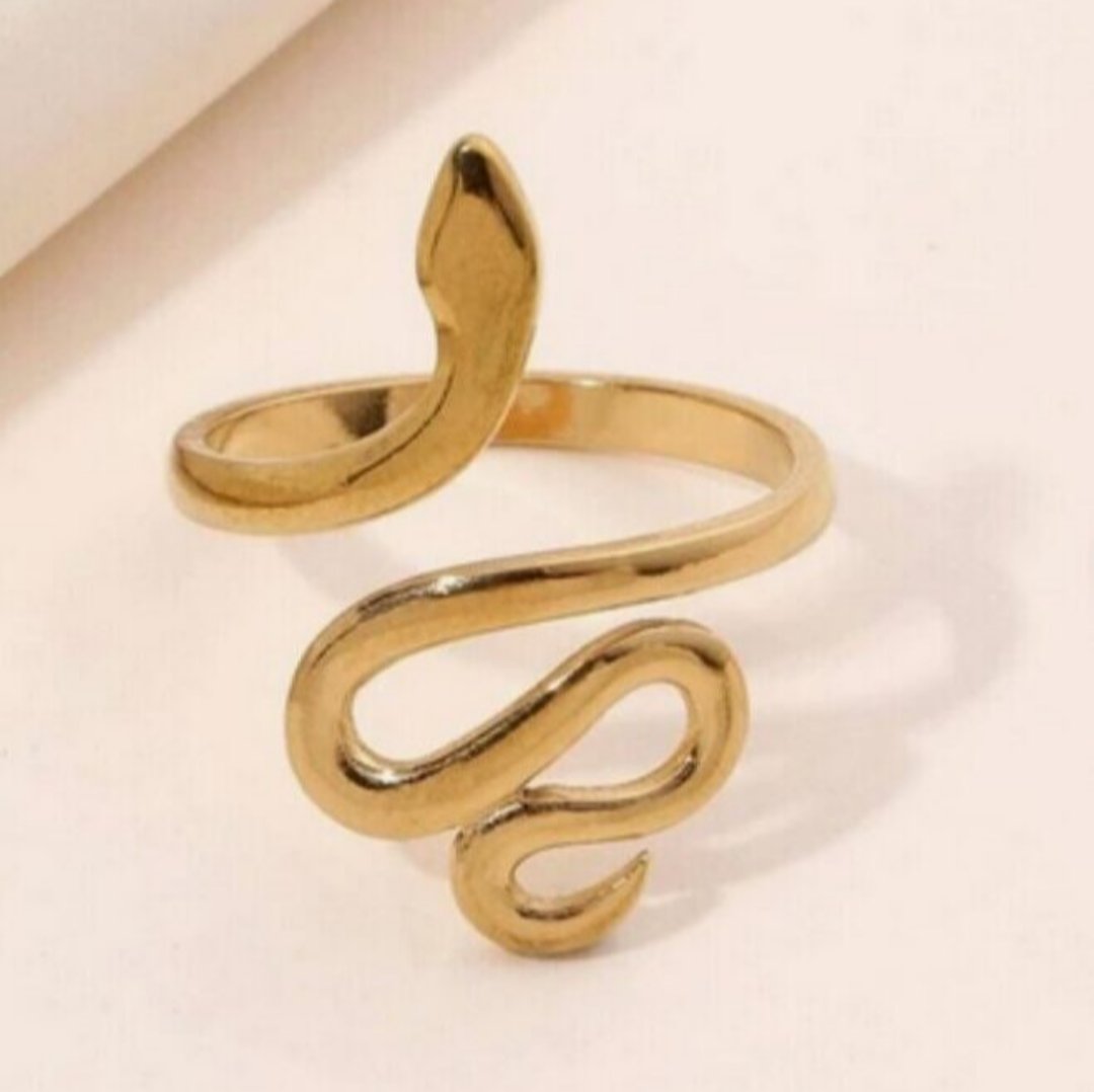 Curvy Snake Ring