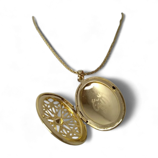 Vintage Pic Frame Necklace