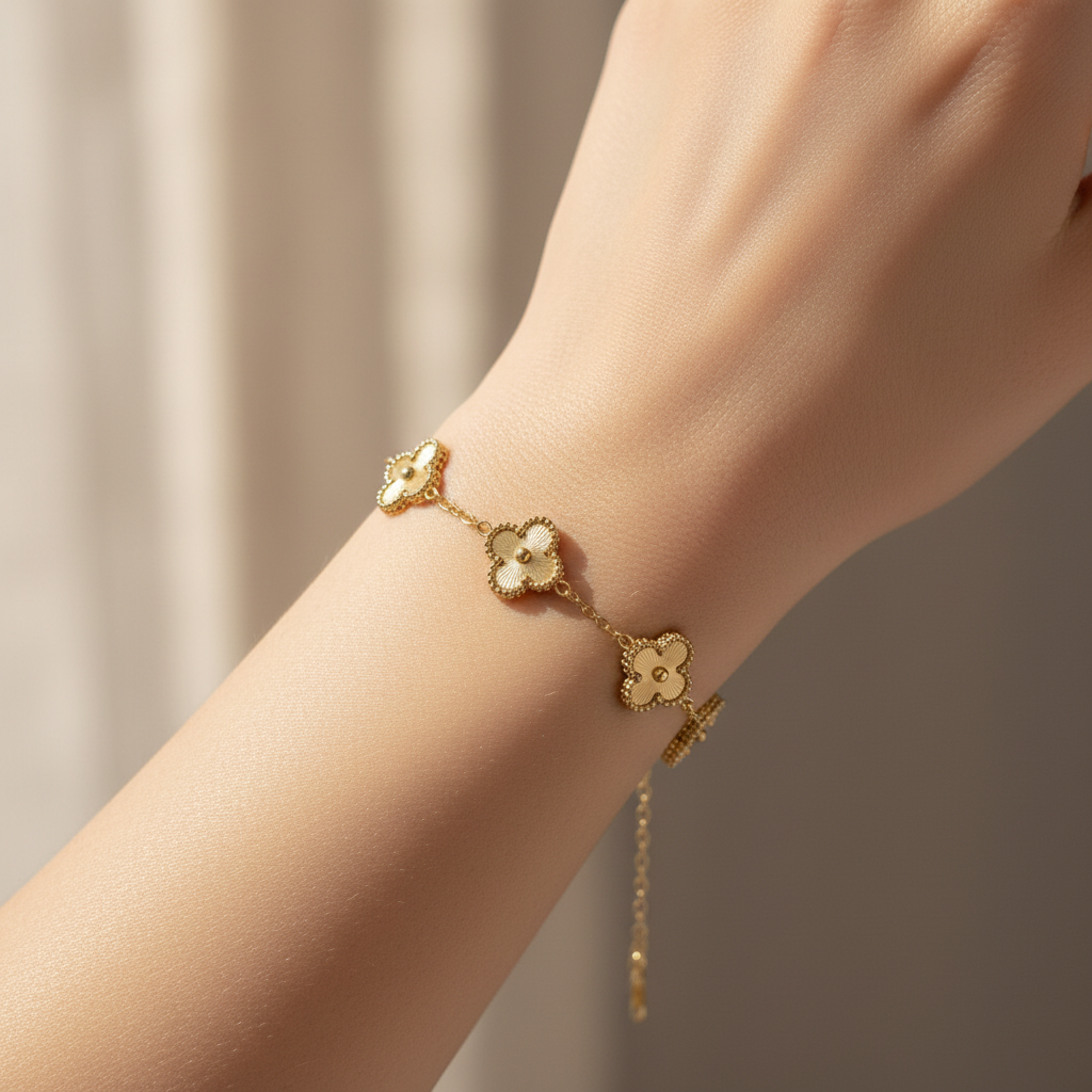 Five-Leaf Clover Gold Bracelet - Gold
